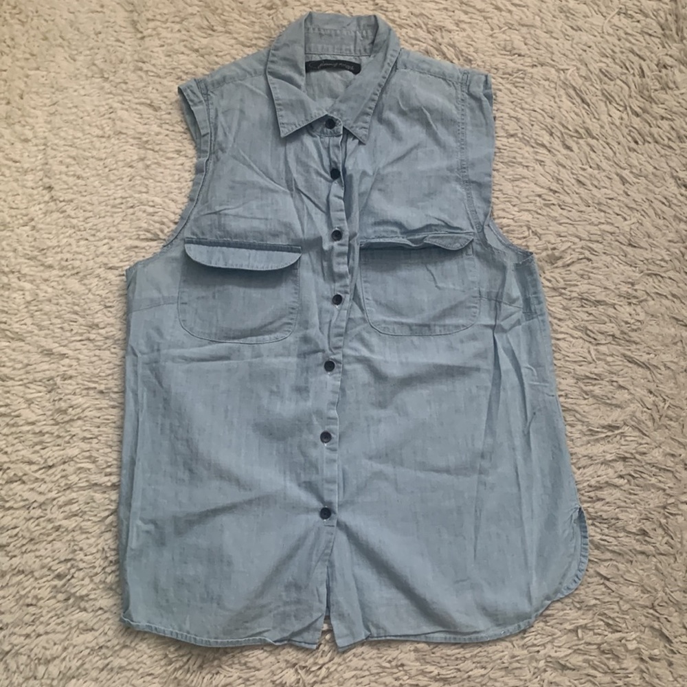 Patterson J Kincaid Denim Sleeveless Button Down Top